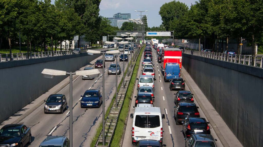 Rush Hour 101 Surviving Heavy Traffic The General Content Hub